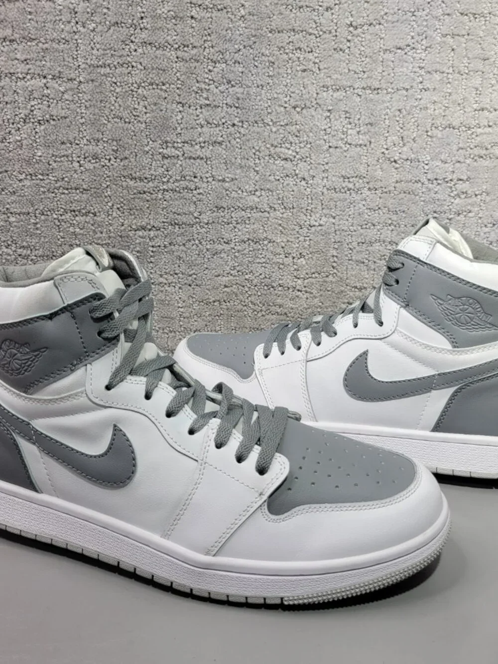 Nike Air Jordan 1 Retro High Stealth Men's Size US 12 Gray White Athletic Shoes